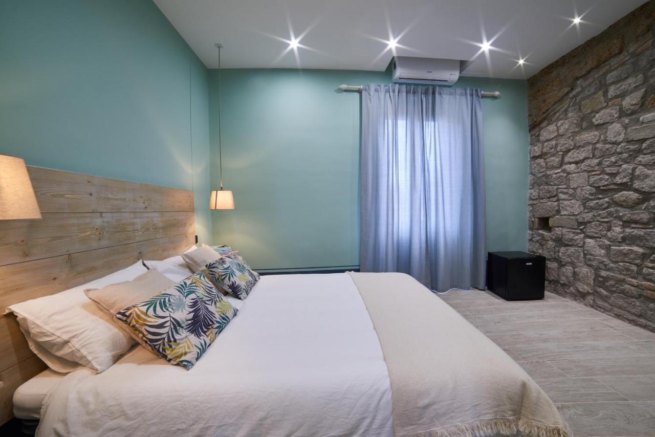 Hotel AL22 di piazza del Gesù Viterbo Esterno foto