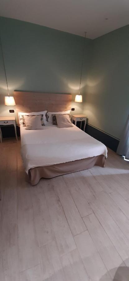 Hotel AL22 di piazza del Gesù Viterbo Esterno foto