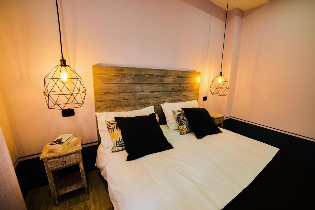 Hotel AL22 di piazza del Gesù Viterbo Esterno foto