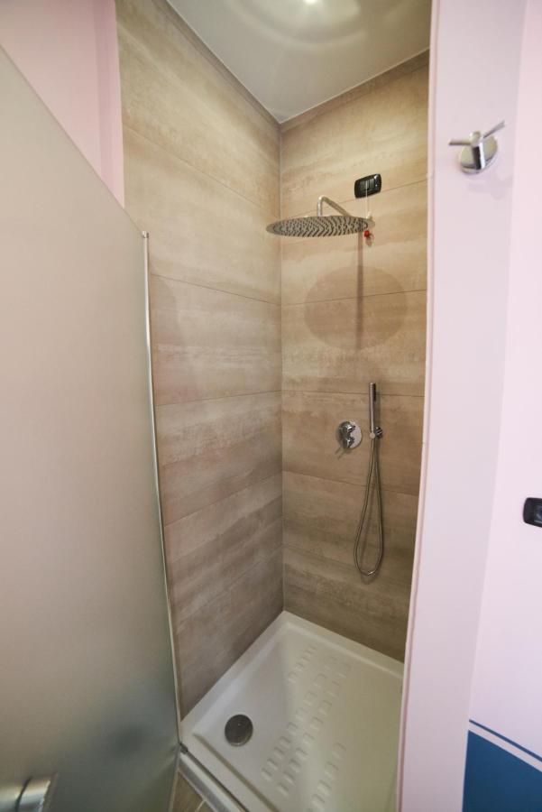 Hotel AL22 di piazza del Gesù Viterbo Esterno foto