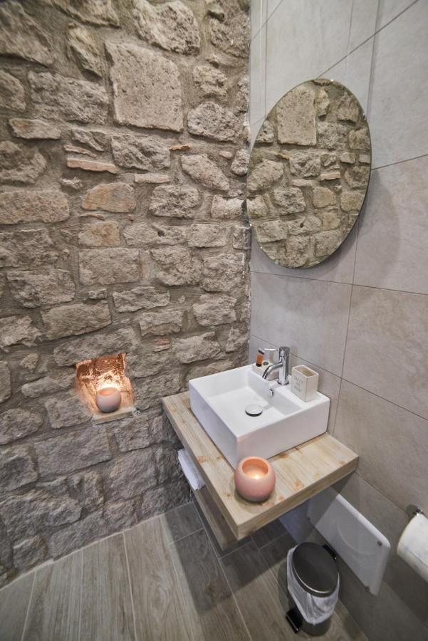 Hotel AL22 di piazza del Gesù Viterbo Esterno foto