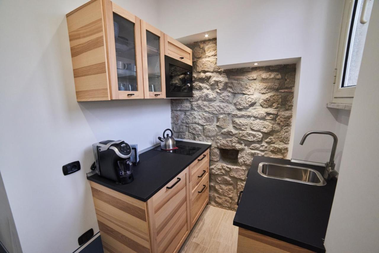 Hotel AL22 di piazza del Gesù Viterbo Esterno foto