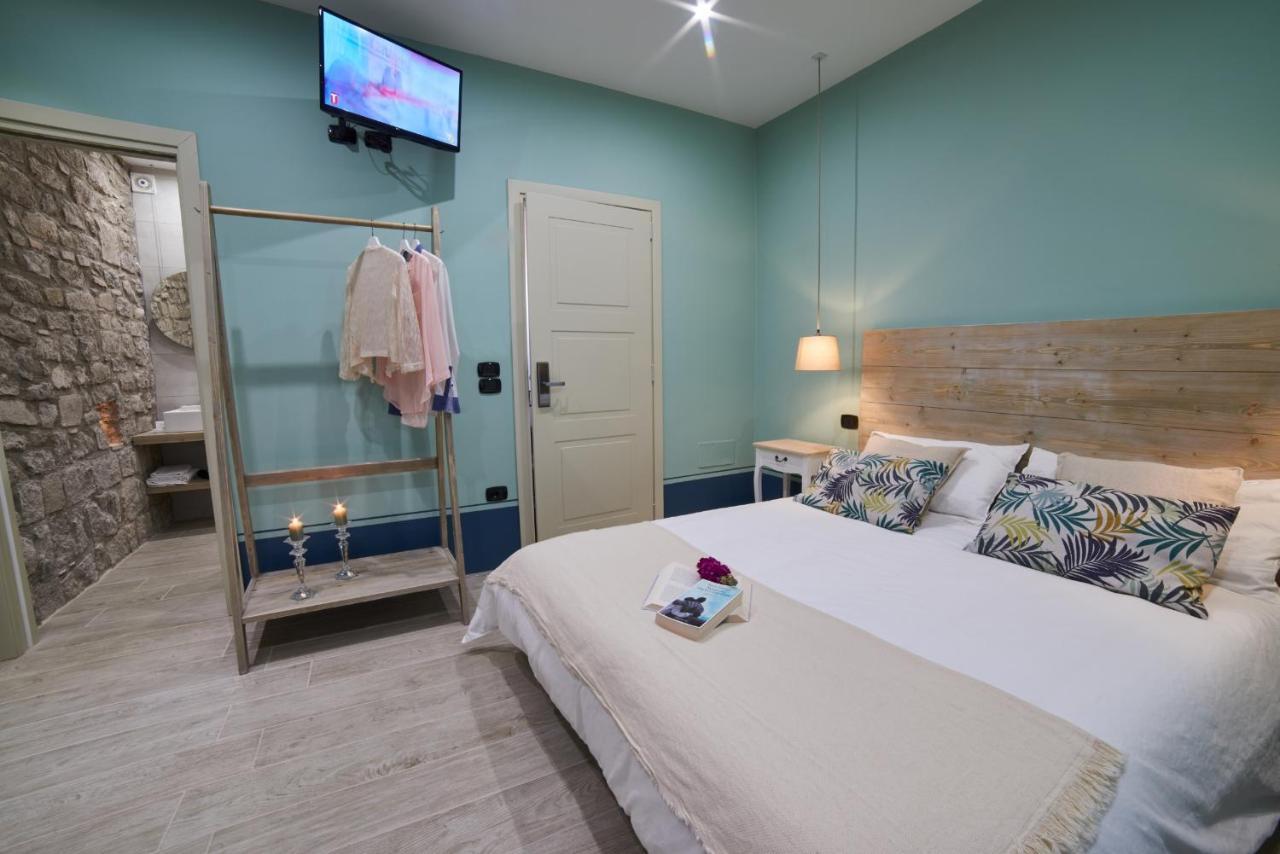 Hotel AL22 di piazza del Gesù Viterbo Esterno foto