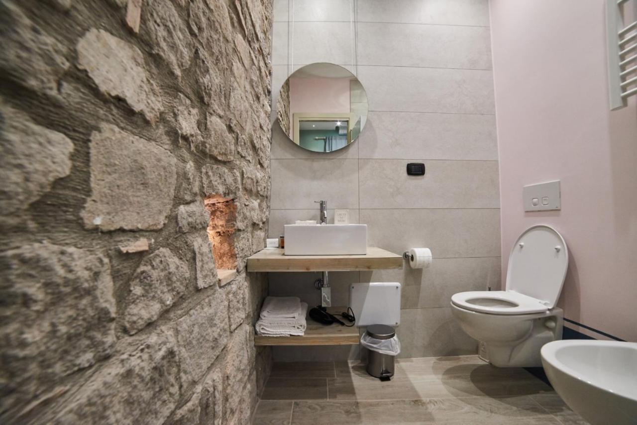 Hotel AL22 di piazza del Gesù Viterbo Esterno foto